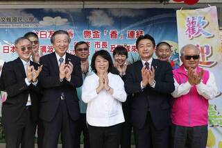 鬱金香搭起台日情誼  嘉市童寒假學栽種促交流