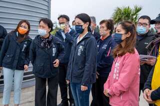 竹市議員指南寮足球場缺失  高虹安將提改善方案