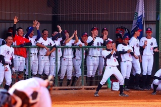 曾偉喆、林鉑濬聯手 高中木棒聯賽鶯歌勝場開張