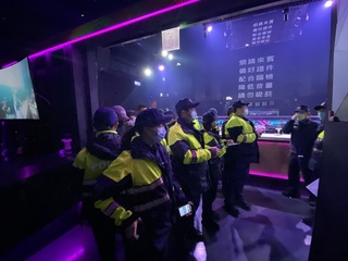 夜店狂歡酒醉拍下不雅照  當事人、散布者全送辦