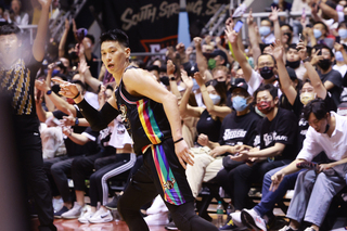 家人陪在身邊還到場觀戰  林書豪感覺像作夢