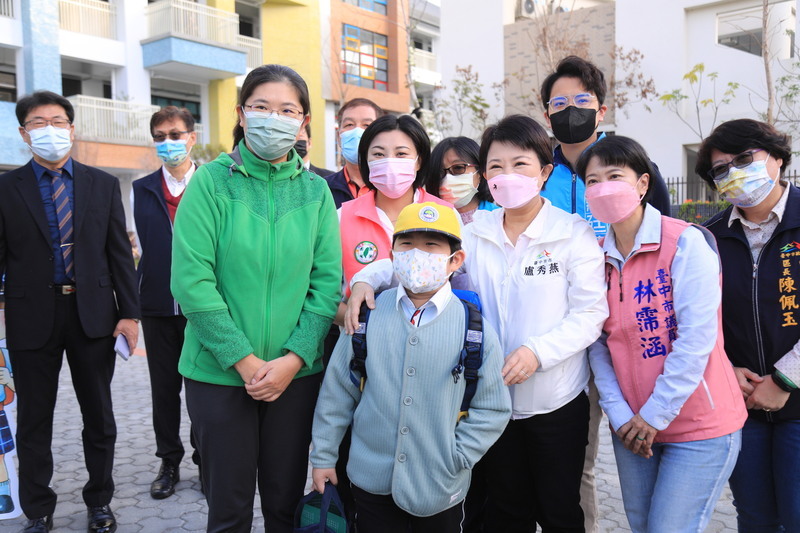 開學日校園口罩未解禁 五都加強落實防疫措施 | 華視新聞