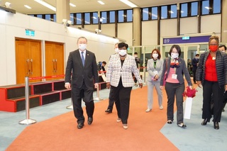 聖文森及格瑞那丁外長彼德絲訪問團 清晨抵台