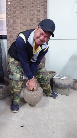 20公斤石製啞鈴  昔阿里山豐山男丁轉大人考驗