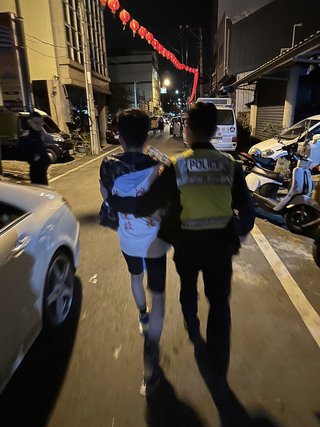 扒手隱身白沙屯媽祖進香隊伍中 雲警鷹眼逮人