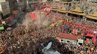 白沙屯媽祖抵達北港朝天宮  人潮夾道場面壯觀
