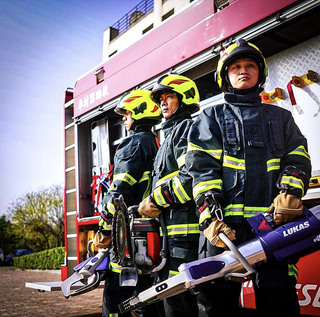 潘政琮奧運獎勵金回饋家鄉  苗縣消防喜獲黃金戰衣