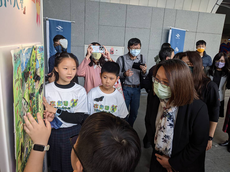 環境地圖創作頒獎  鼓勵親子師生脫離3C親近戶外 | 華視新聞