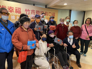 補助長者裝全口活動假牙 新竹市放寬設籍條件