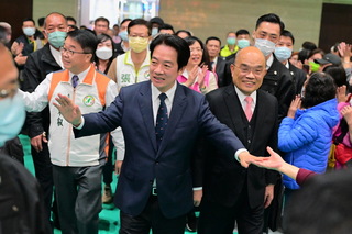 術後首次現身  蘇貞昌挺賴清德拚2024總統