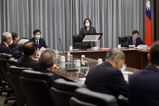 蔡總統：輔導企業邁向低碳化  政府做最好靠山