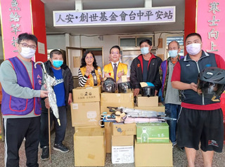 中捷無人認領遺失物化身愛心  贈社福團體助弱勢