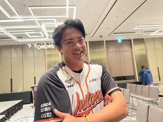 獅隊宋文華具好的投球策略拚先發  與鄭浩均切磋