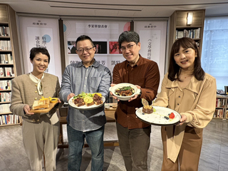 人生閱歷注入菜餚 阿洸師傅、馬世芳中央書局上菜