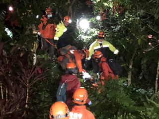 工程師獨登新北雞心尖山墜谷 送醫傷重不治