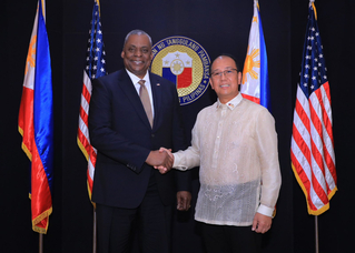 美防長：菲公務船南海遭襲 共同防禦條約將啟動