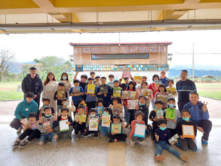 熱心人士逐筆下單買書 盼閱讀翻轉偏鄉孩子的未來