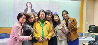 余宛如挺孕肚拚桃園立委  民進黨6女將助陣