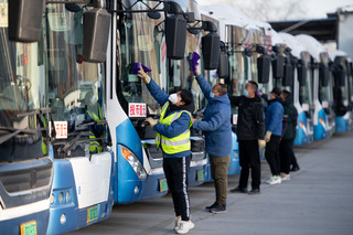 政府補貼不到位 中國多地公車不堪虧損喊停運