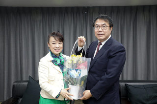 翁倩玉擬年底台南開版畫展  黃偉哲允相助