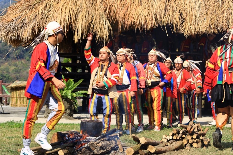 高雄拉阿魯哇族聖貝祭 將原民文化介紹國際 | 華視新聞