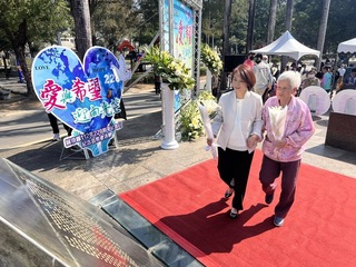 周春米與受難家屬看「悲情城市」  寬恕看待歷史