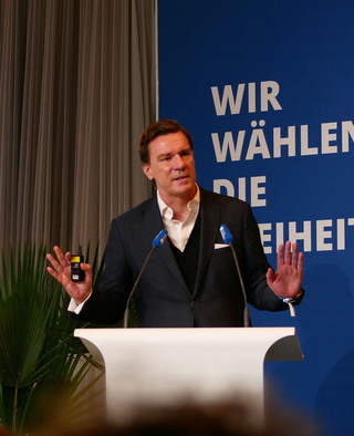 德專家：烏軍堅守為反擊準備 軍火工業左右戰局