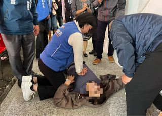 行程中遇老翁昏厥  張麗善發揮護理專業及時救回