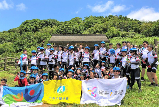 北市3國中63名親師生組隊  挑戰11天單車環島 | 華視新聞