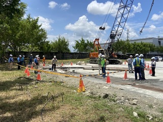 高雄社宅工地意外 工人遭鐵管砸中送醫