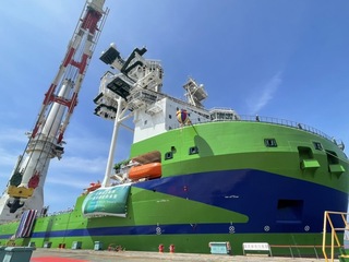 離岸風電建設里程碑 國內自建環海翡翠輪交船