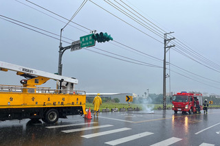 桃園2968戶停電疑雷擊肇禍 預計下午5時完成恢復