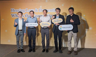 學者：聽損未矯正 大腦病理變化恐加速、失智風險增