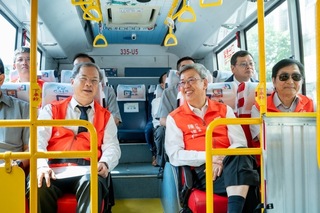 視察台灣好行 陳建仁：有信心國際旅客恢復疫前情況