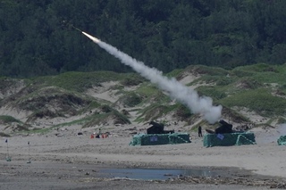 國軍神弓操演秀戰力 實彈射擊刺針飛彈