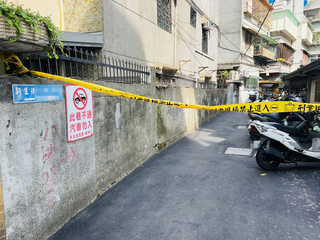 新北新店弒母案 警初判疑從後突襲推倒砍頸奪命
