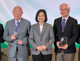 張忠謀等推手打拚 工研院從一片黃沙成重要研究機構