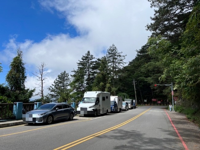 遏止佔車位宿營歪風 大雪山林道沿線車格8/1起收費 | 華視新聞