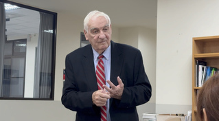 為台灣人情味留台18年 美籍外師每月捐薪助弱勢生