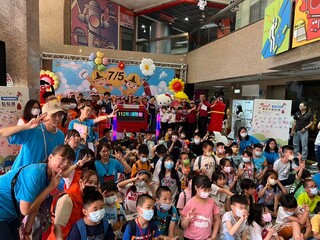 台北市消防營登場 凱蒂貓萌授防災知識