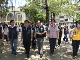 立委視察竹縣學校 提高中增班、擴校有必要性