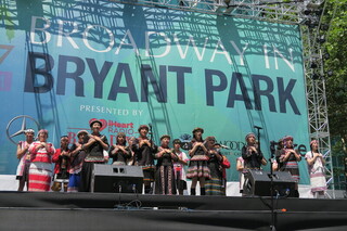 台灣原住民學生獻聲 紐約百老匯活動添寶島味