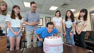 朱立倫率團幫慶生 馬英九：兩岸多交流可促進和平