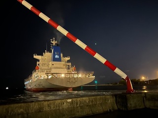 貨櫃船擦撞高雄港 初估損失250萬元將求償