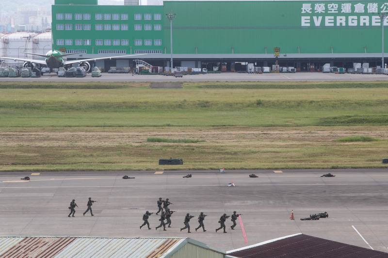 桃機反空機降預演 官兵挺進