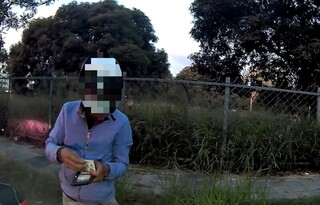 騎機車滑手機  遭通緝越南逃逸移工台南被逮