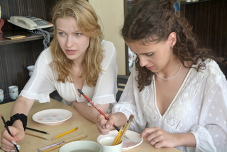 立陶宛人聲樂團訪新北鶯歌台華窯  體驗在地風情