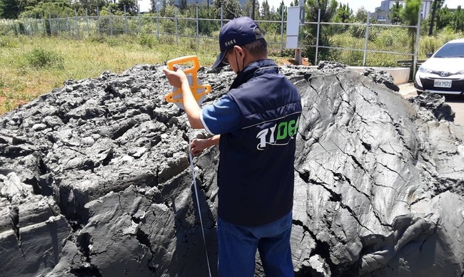 食髓知味連續至桃園棄廢土  環警聯手揪不法駕駛 | 華視新聞