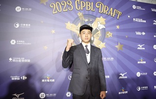 王柏傑英雄不怕出身低 類形似王溢正獲雄鷹青睞