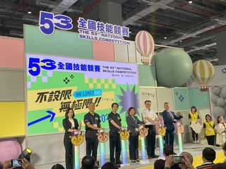 參訪技能遊樂園  賴副總統：國家發展有賴技職人才